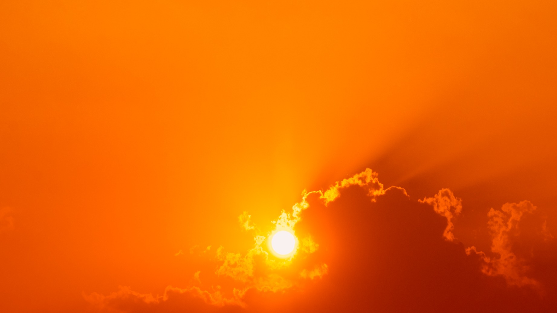 Calorão de 37°C e umidade a 20% marcam quarta-feira (30) em Goiânia