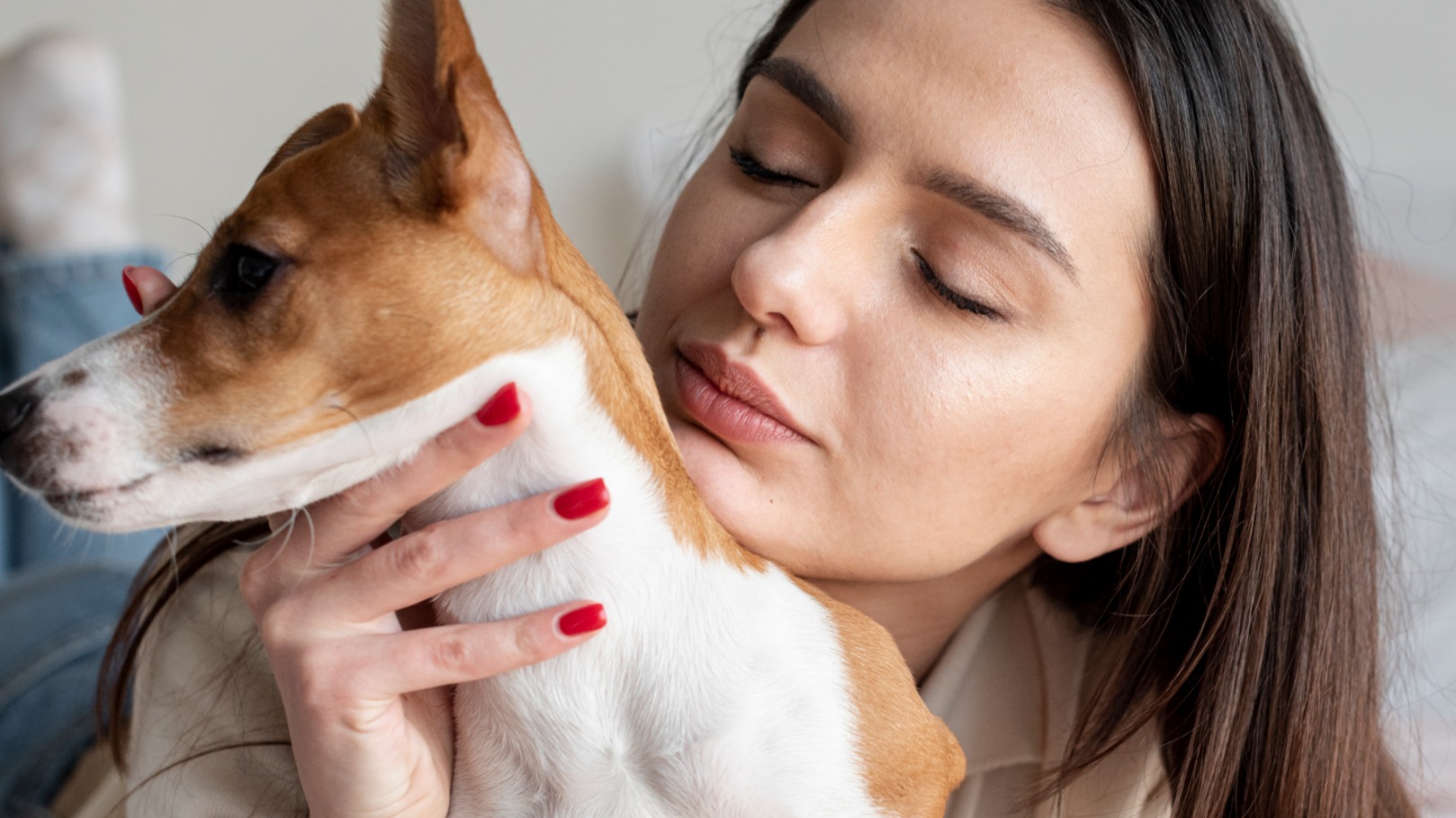 Seu pet não para de se coçar? A primavera pode explicar